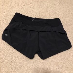 Lululemon Black Speed Up shorts!